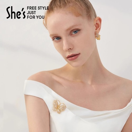 Classic Solitaire Pendant