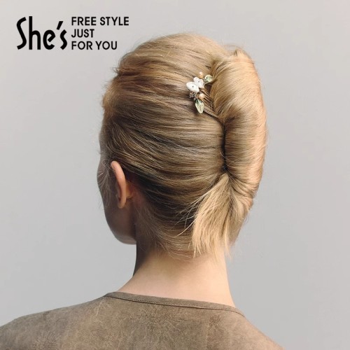 The Fashionable Lady Pendant