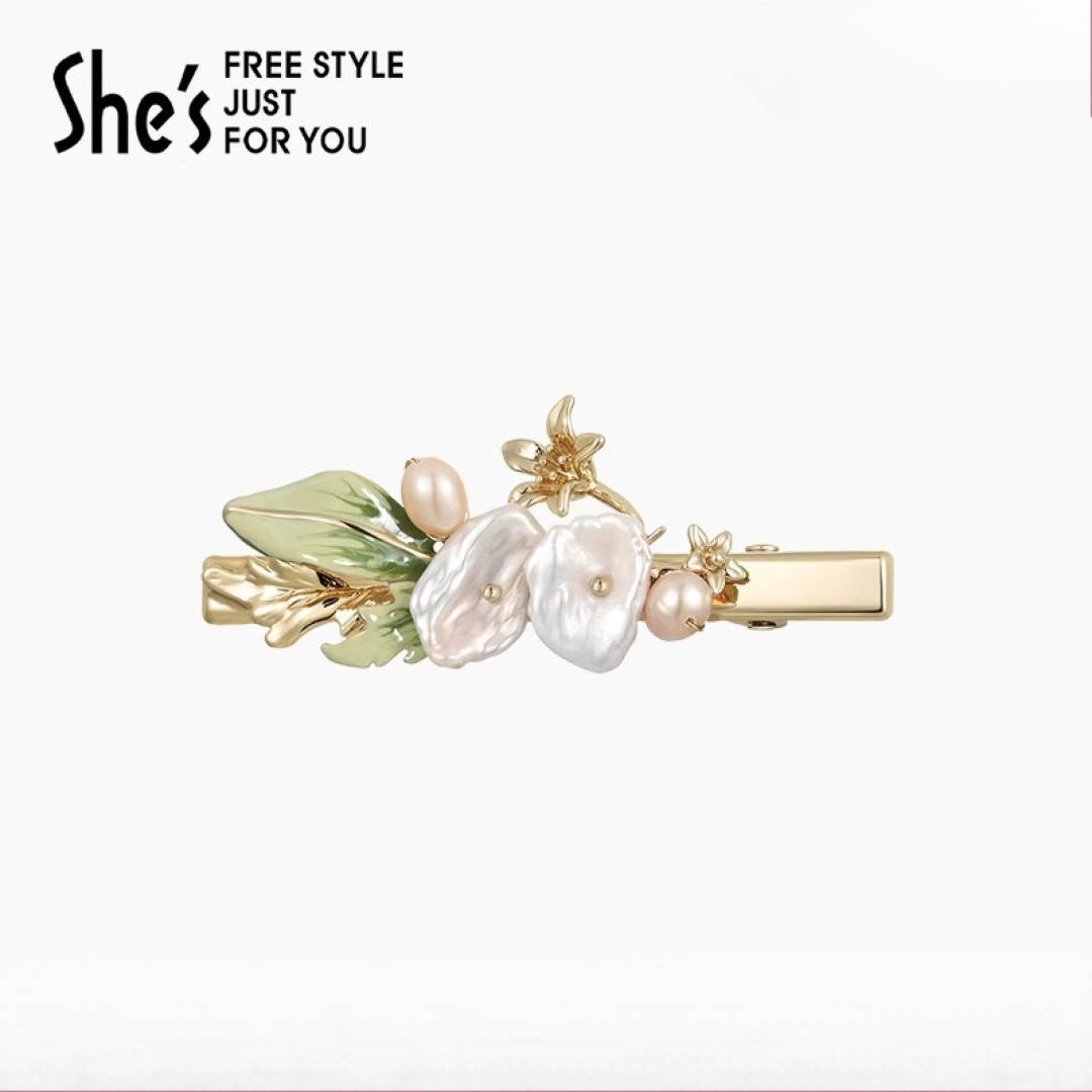 The Chic Parisienne Ring