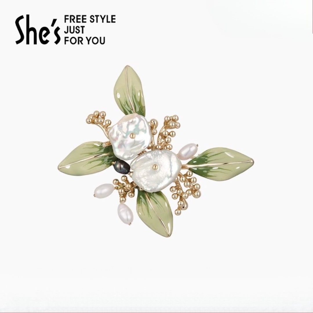 The Glamorous Era Earrings