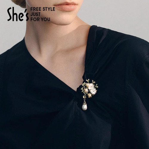 The Glamorous Era Earrings