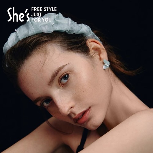 The Fashionable Age Pendant