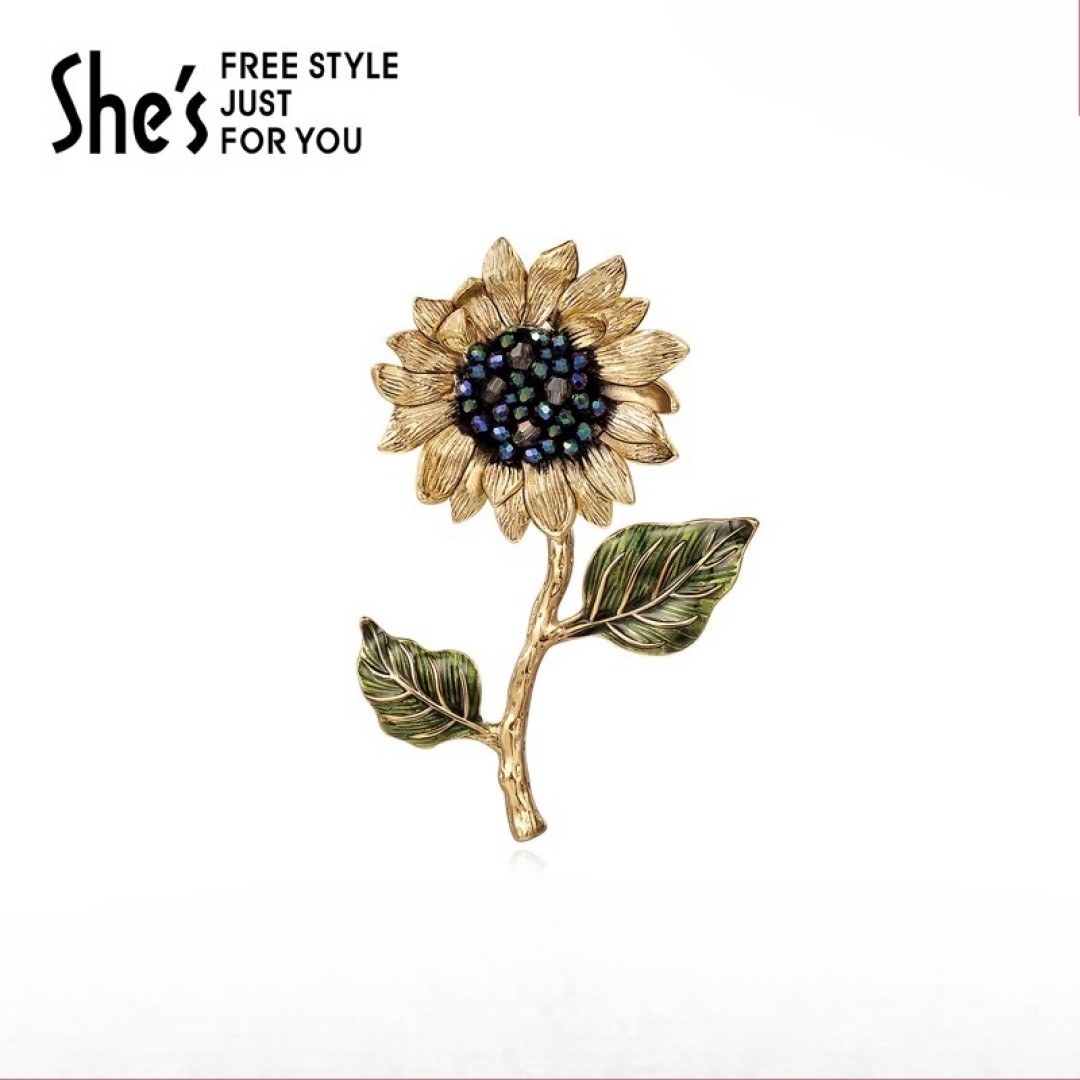 Irises Stud Earrings